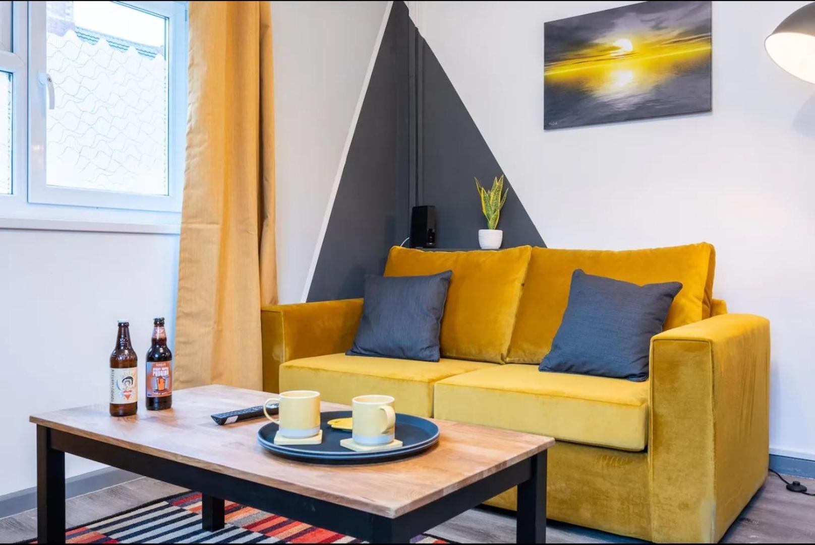 Stunning One Bedroom Apartments Near Shops & Central Кардифф Экстерьер фото